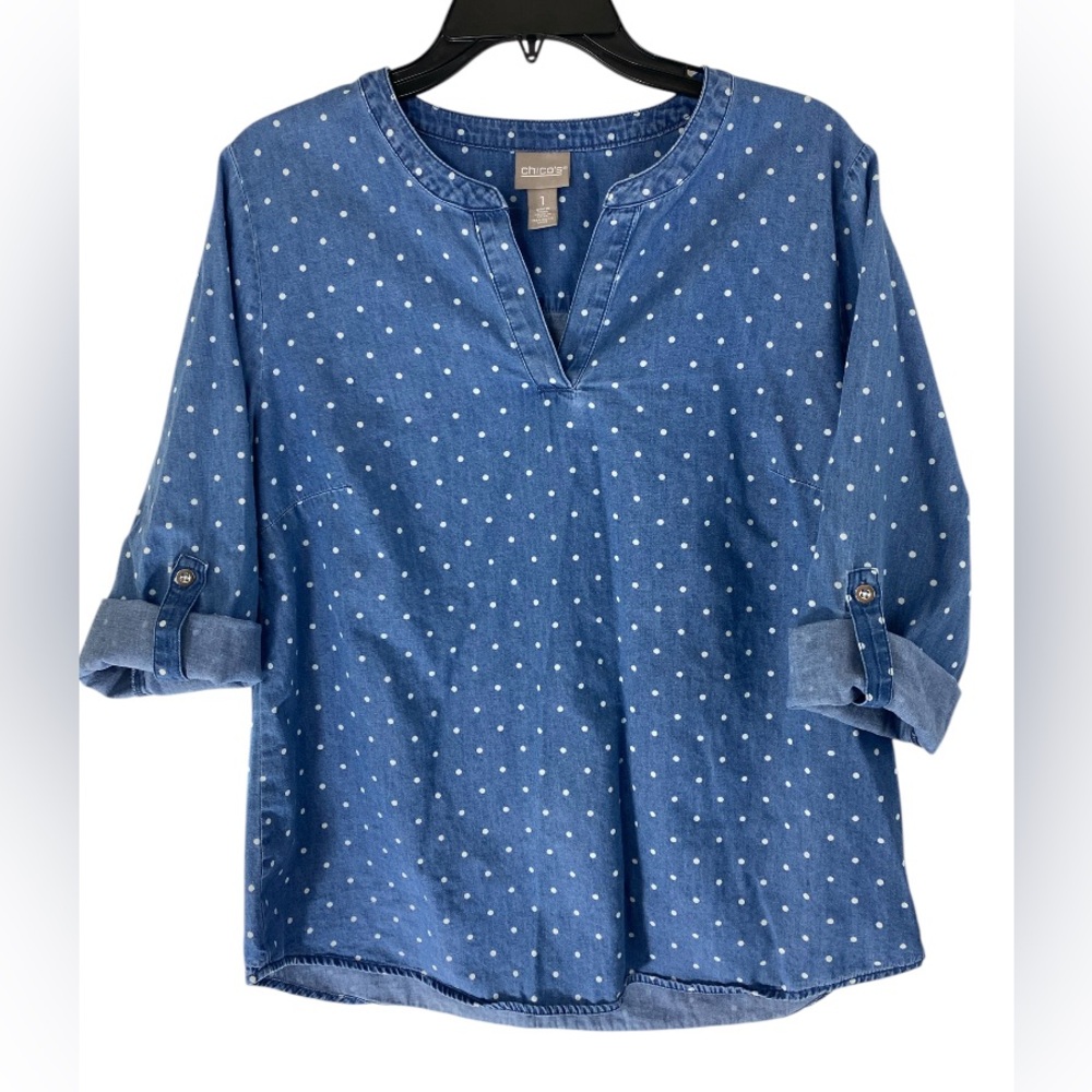 Chico’s Chambray Polka Dot 100% Cotton Split Neck Top Size 1 (M/L) - Picture 2 of 8